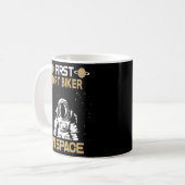 Vuile bier in de ruimte koffiemok (Voorkant links)