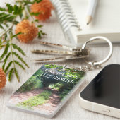 Vuile weg door de bomen sleutelhanger (Voorkant Rechts)