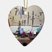 Vuile werkbank keramisch ornament (Links)