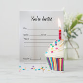 Vul de blanco verjaardagsuitnodiging in kaart (Staand voorkant)