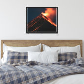 Vulkaanuitbarsting Canvas Print (Insitu (Slaapkamer))