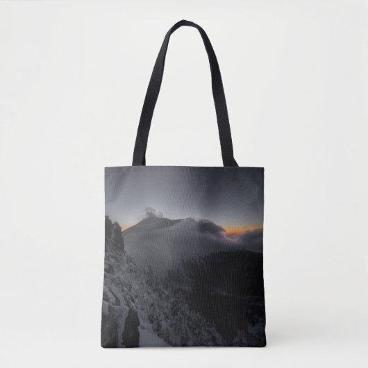 Vulkanische zonsondergang boven majestueuze bergto tote bag (Voorkant)
