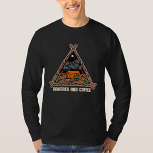 Vuren en koffie Camping Koffie Camper Cafeïne T-shirt