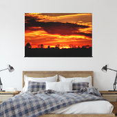 Vurig Zonsondergang Boven Silhouet van Bomen Canvas Afdruk (Insitu (Slaapkamer))