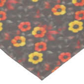 Vurige bloemen op een donkere achtergrond tafelkleed (Gekanteld)