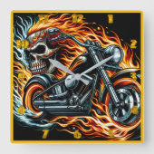 Vurige motorfiets met een schedel in een levendige vierkante klok (Voorkant)