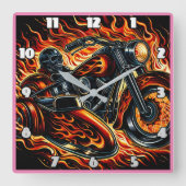 Vurige motorfiets racet door vlammende vlammen vierkante klok (Voorkant)