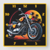 Vurige motorfiets tegen een tropische zonsondergan vierkante klok (Voorkant)