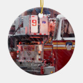Vuur op 10e ST Keramisch Ornament (Voorkant)