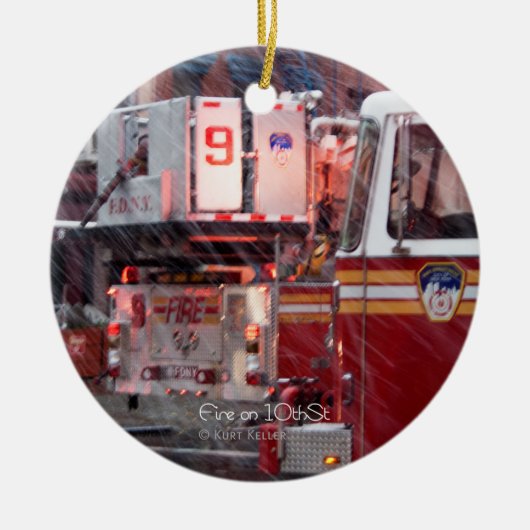 Vuur op 10e ST Keramisch Ornament (Voorkant)
