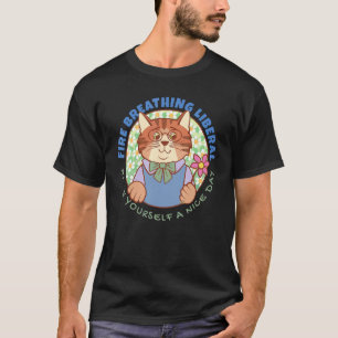 Vuurademende liberale kat met bloem t-shirt