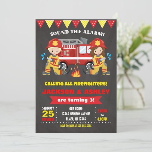 Vuurbrandweerman Uitnodiging Gezamenlijk meisje (Staand voorkant)