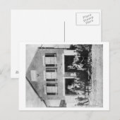 Vuurmannen met apparatuur buiten Firehouse Briefkaart (Voorkant / Achterkant)