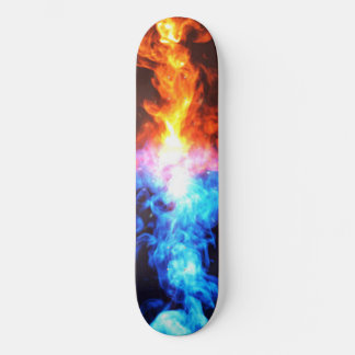 Vuurrood en blauw skateboard