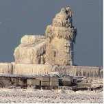 vuurtoren, Cleveland, bevroren Staand Fotobeeldje<br><div class="desc">December 2010,  de vuurtoren in Cleveland Harbour bevriezen - dit is een herinnering van dat moment. Zeldzame gebeurtenis gevangen in een foto en nu in een sculptuur.</div>