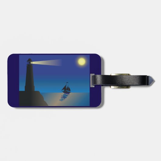 Vuurtoren en zeilboot bij nacht maanverlichte ocea bagagelabel (Achterkant horizontaal)