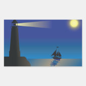 Vuurtoren en zeilboot bij nacht maanverlichte ocea rechthoekige sticker (Voorkant)