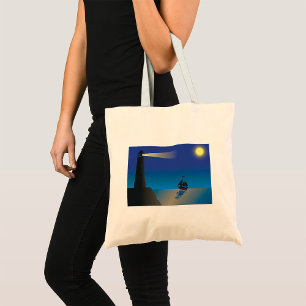 Vuurtoren en zeilboot bij nacht maanverlichte ocea tote bag
