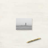 Vuurtoren in de verte post-it® notes (Op bureau)