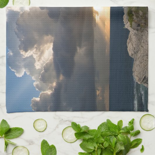 vuurtoren in een Storm Theedoek (Gevouwen)