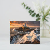 Vuurtoren in woelige zee briefkaart (Staand voorkant)