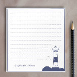 Vuurtoren Marine Blauw Notitieblok<br><div class="desc">Een nautisch notitieblok met een afbeelding van een vuurtoren en aanpasbare tekst in marineblauwe tinten: een geweldig cadeau voor een zeeman of een liefhebber van oceanen en zeekusten! U kunt ze gebruiken op een boot of bij de kantoor! Als u de voorkeur geeft aan lege ruimte, kunt u de regels...</div>