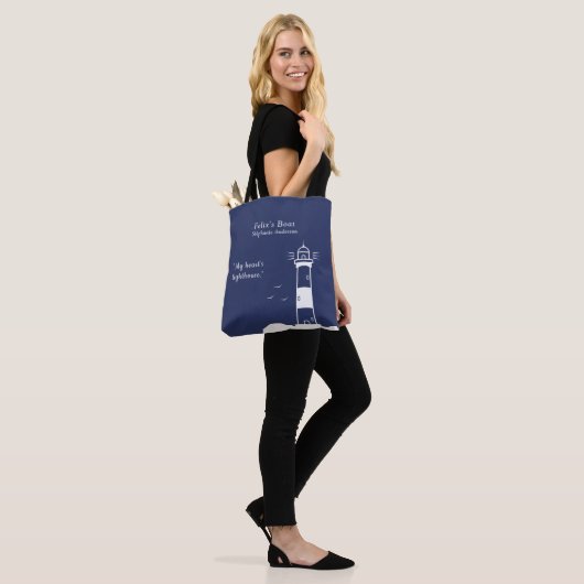 Vuurtoren Marine Blauw Tote Bag (Op model)