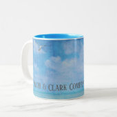 Vuurtoren met zeilboot en meeuwen met naam tweekleurige koffiemok (Voorkant links)