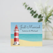 Vuurtoren Nautical Just Married Beach Wedding Aankondigingskaart (Staand voorkant)