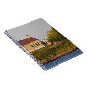 vuurtoren op het superieure meer nabij de kopperha notitieboek (Rechterzijde)