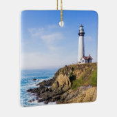 vuurtoren op heuvelblauwe hemel witte dakoceaan keramisch ornament (Rechts)