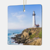 vuurtoren op heuvelblauwe hemel witte dakoceaan keramisch ornament (Links)