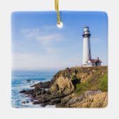 vuurtoren op heuvelblauwe hemel witte dakoceaan keramisch ornament (Voorkant)
