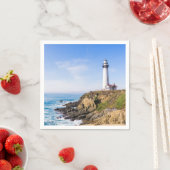 vuurtoren op heuvelblauwe hemel witte dakoceaan servet (Insitu)