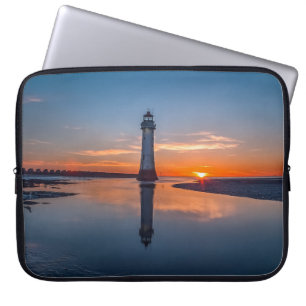 vuurtoren op zonsopgang laptop sleeve