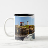 vuurtoren van Cape Neddick "Nubble" in Maine Tweekleurige Koffiemok (Links)