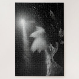 Vuurtoren Vigil over stormachtige Zeeen monochrome Legpuzzel