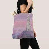 vuurtoren voor de kust van Bluff met roze lucht Tote Bag (Dichtbij)
