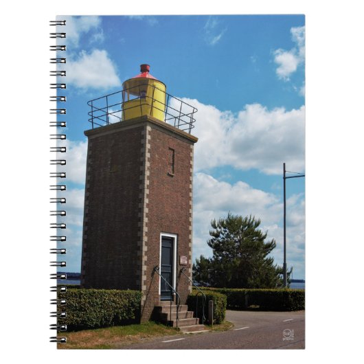 Vuurtoren voor scheepvaart in Willemstad Nederland Notitieboek (Voorkant)