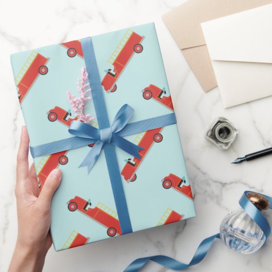 Vuurtruckpatroon: omslagpapier cadeaupapier (Geschenken)