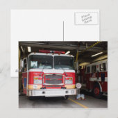 Vuurtrucks geparkeerd op het station briefkaart (Voorkant / Achterkant)