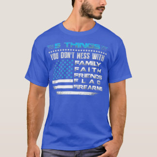 Vuurvuurwapens Amerikaanse vlaggen van familievrie T-shirt
