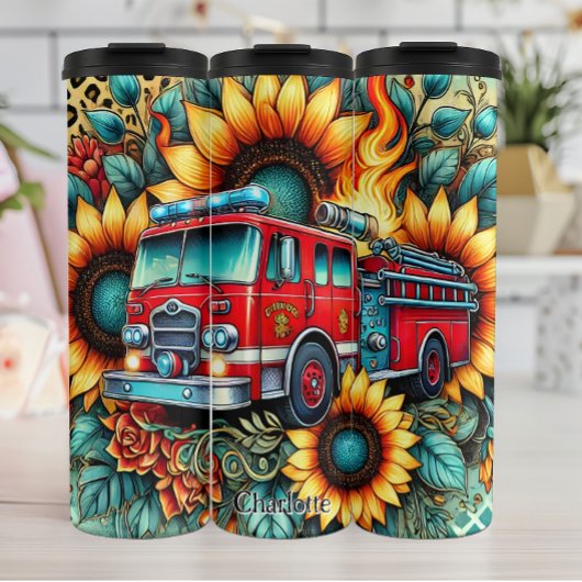 Vuurwagen te midden van zonnebloemen en vlammen thermosbeker