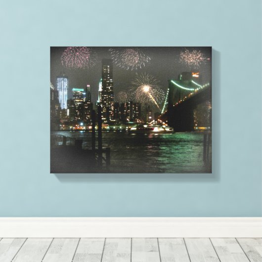 Vuurwerk boven de Brooklyn Bridge Canvas Afdruk (Insitu (Houten vloer))