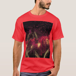 Vuurwerk dat de hemel verlicht, op een t-shirt