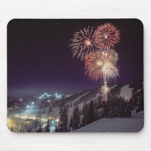 Vuurwerk in Big Mountain Resort in Whitefish, Muismat (Voorkant)