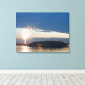 Vuurwerk in Dusk over Gull Lake Canvas Afdruk (Insitu (Houten vloer))