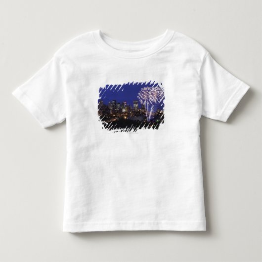 Vuurwerk over de stad kinder shirts (Voorkant)
