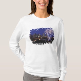 Vuurwerk over de stad t-shirt