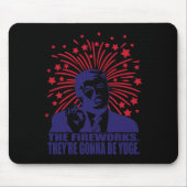 Vuurwerk wordt een enorme grappige Trump 4 juli Muismat (Voorkant)